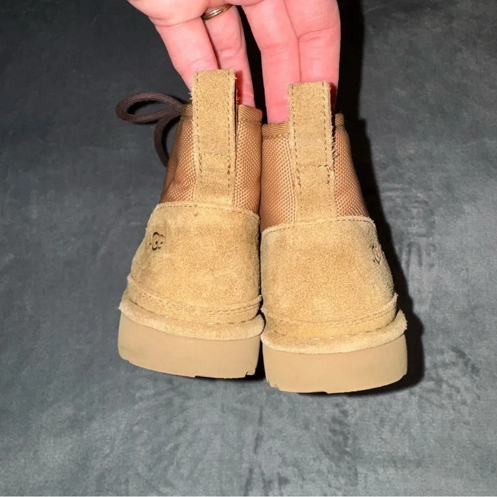 New Without Tag UGG Kids' Neumel II Chukka Ankle Boots Size 4